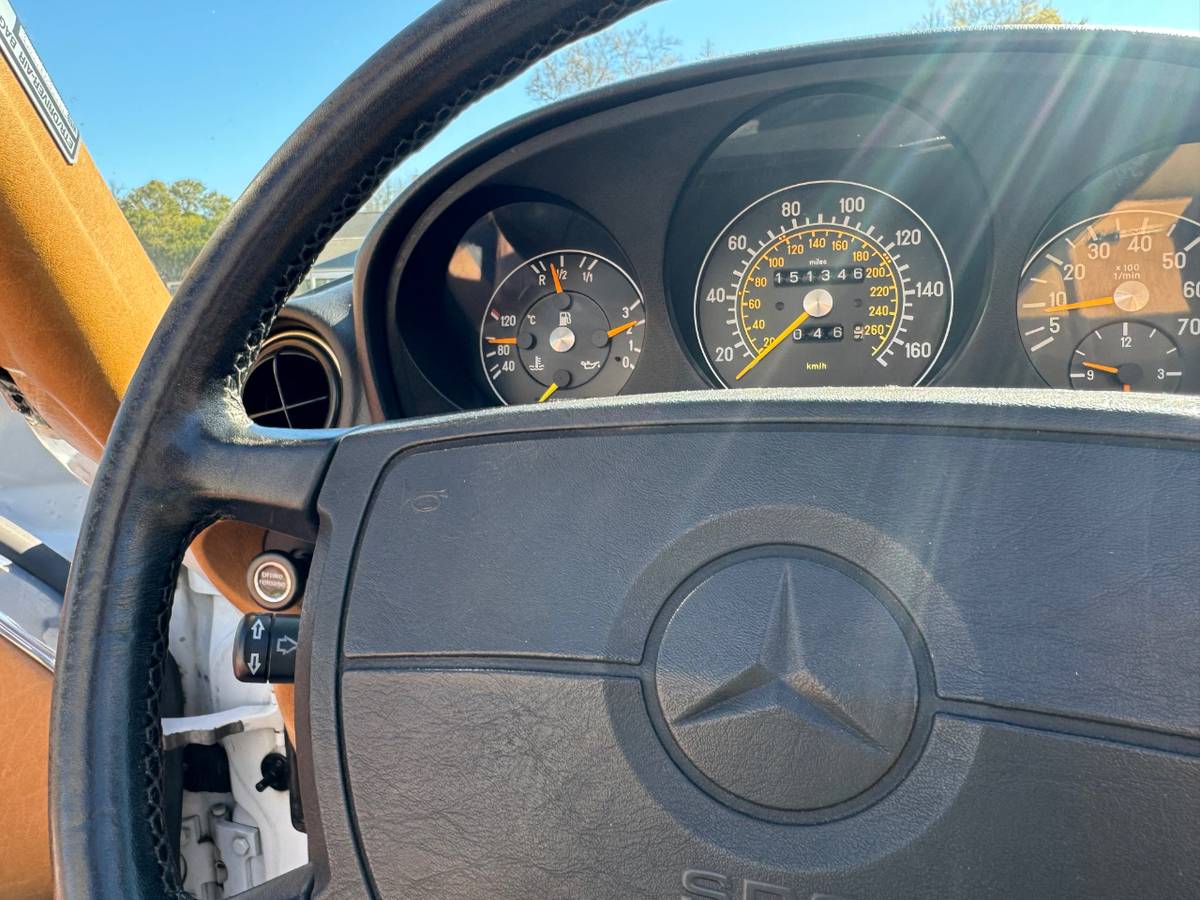 Mercedes-benz-560-1989-white-18