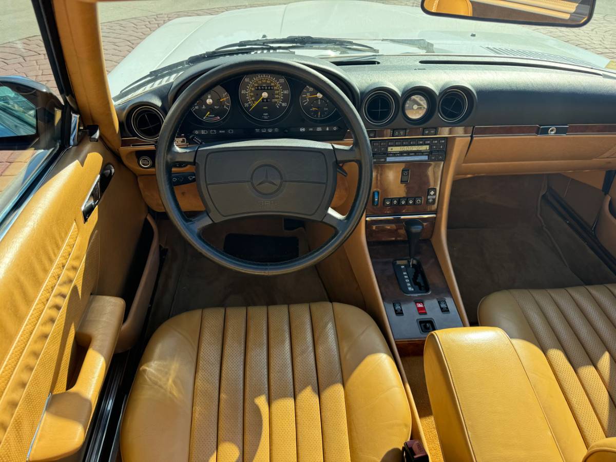 Mercedes-benz-560-1989-white-5