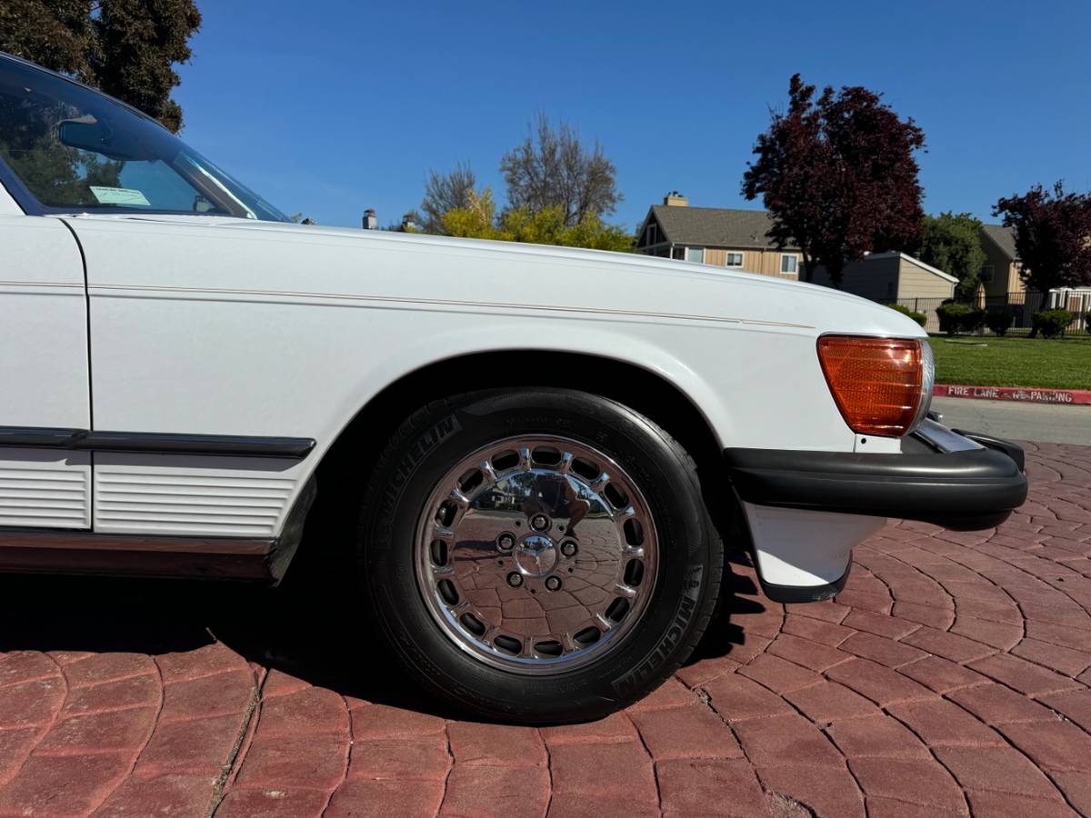 Mercedes-benz-560-1989-white-6