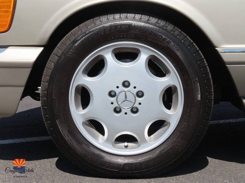 Mercedes-benz-560-560sec-1991-silver-13
