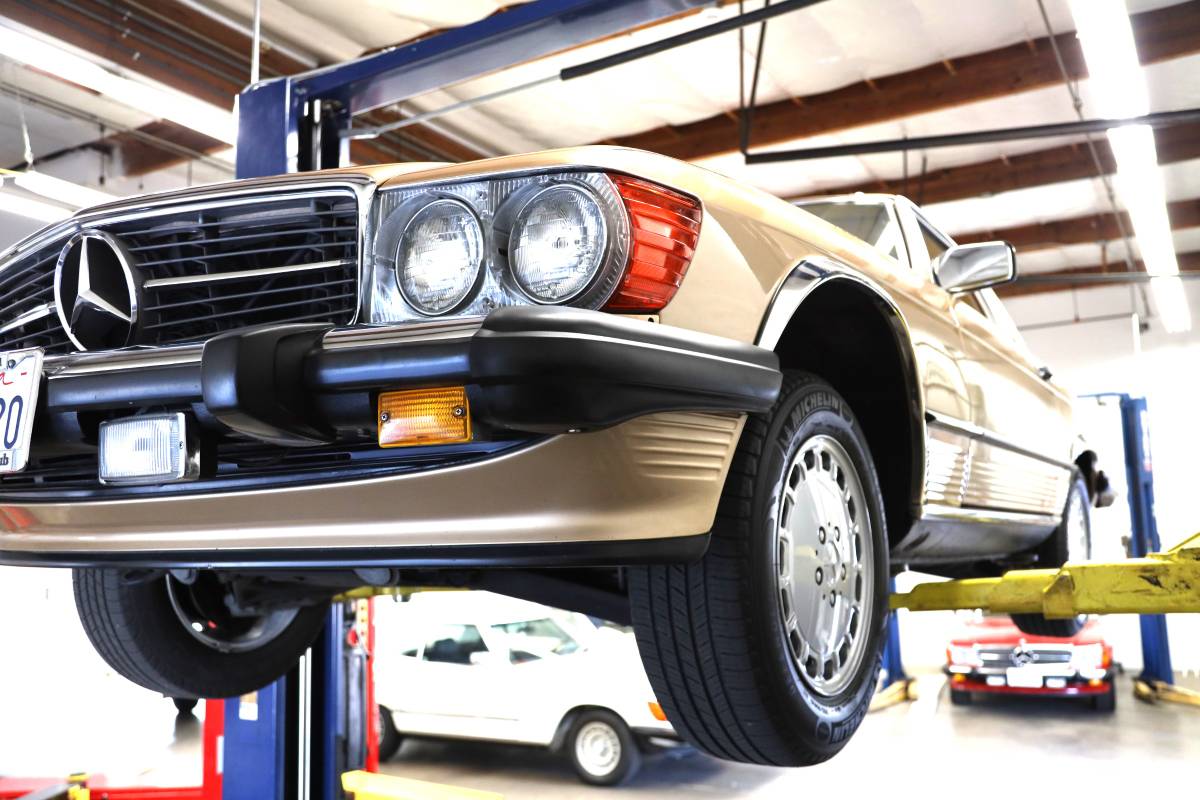 Mercedes-benz-560-560sl-1986-12