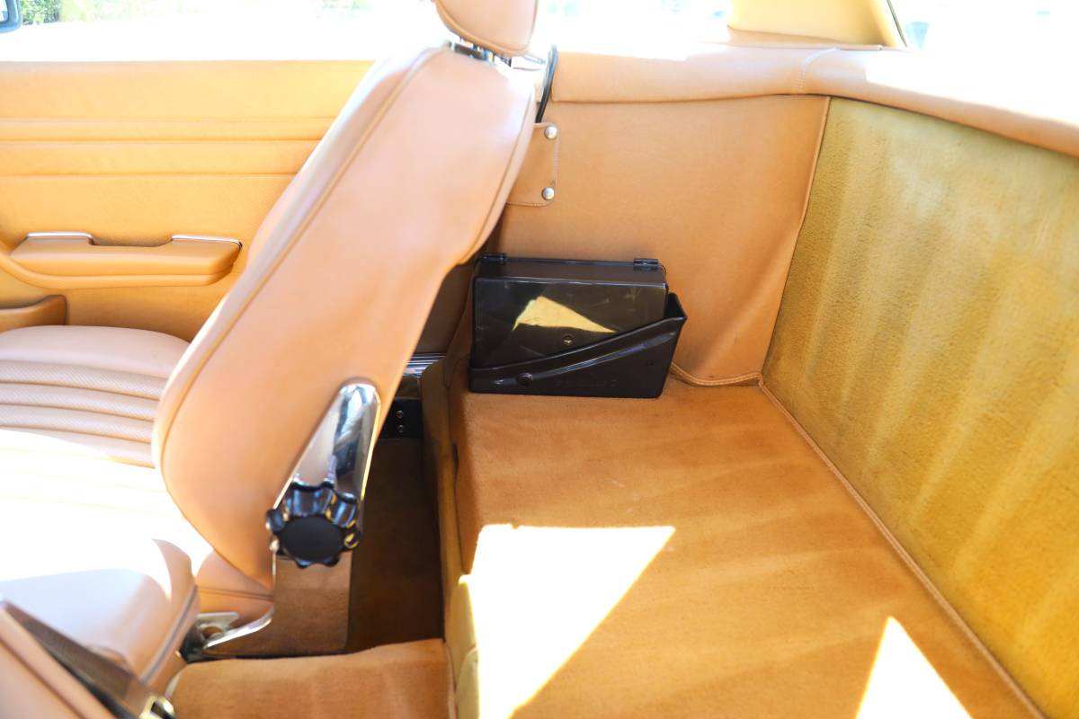 Mercedes-benz-560-560sl-1986-17