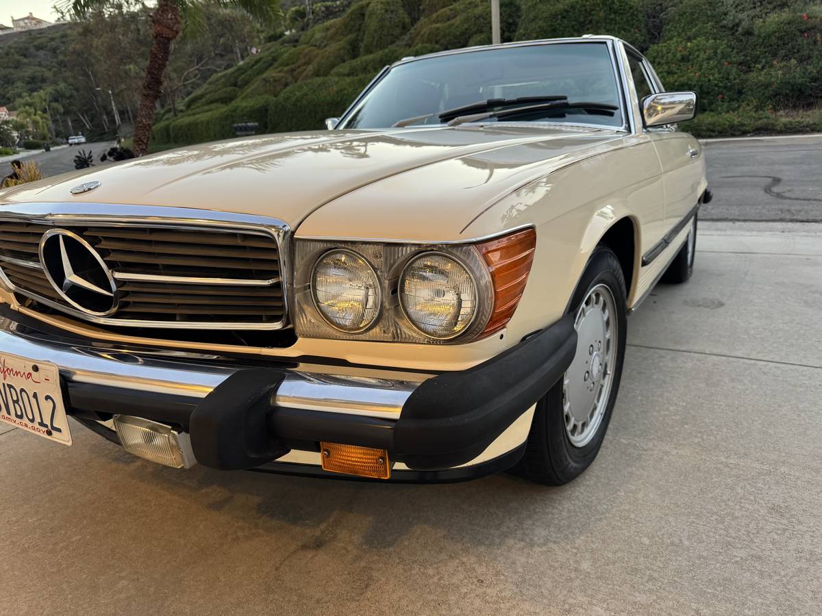 Mercedes-benz-560-560sl-1986-3