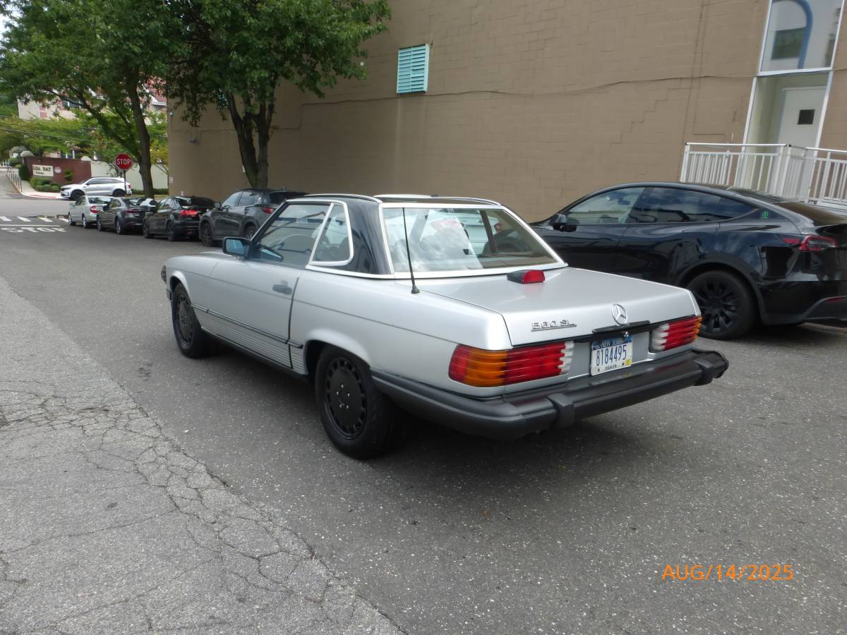 Mercedes-benz-560-560sl-1986-silver-19