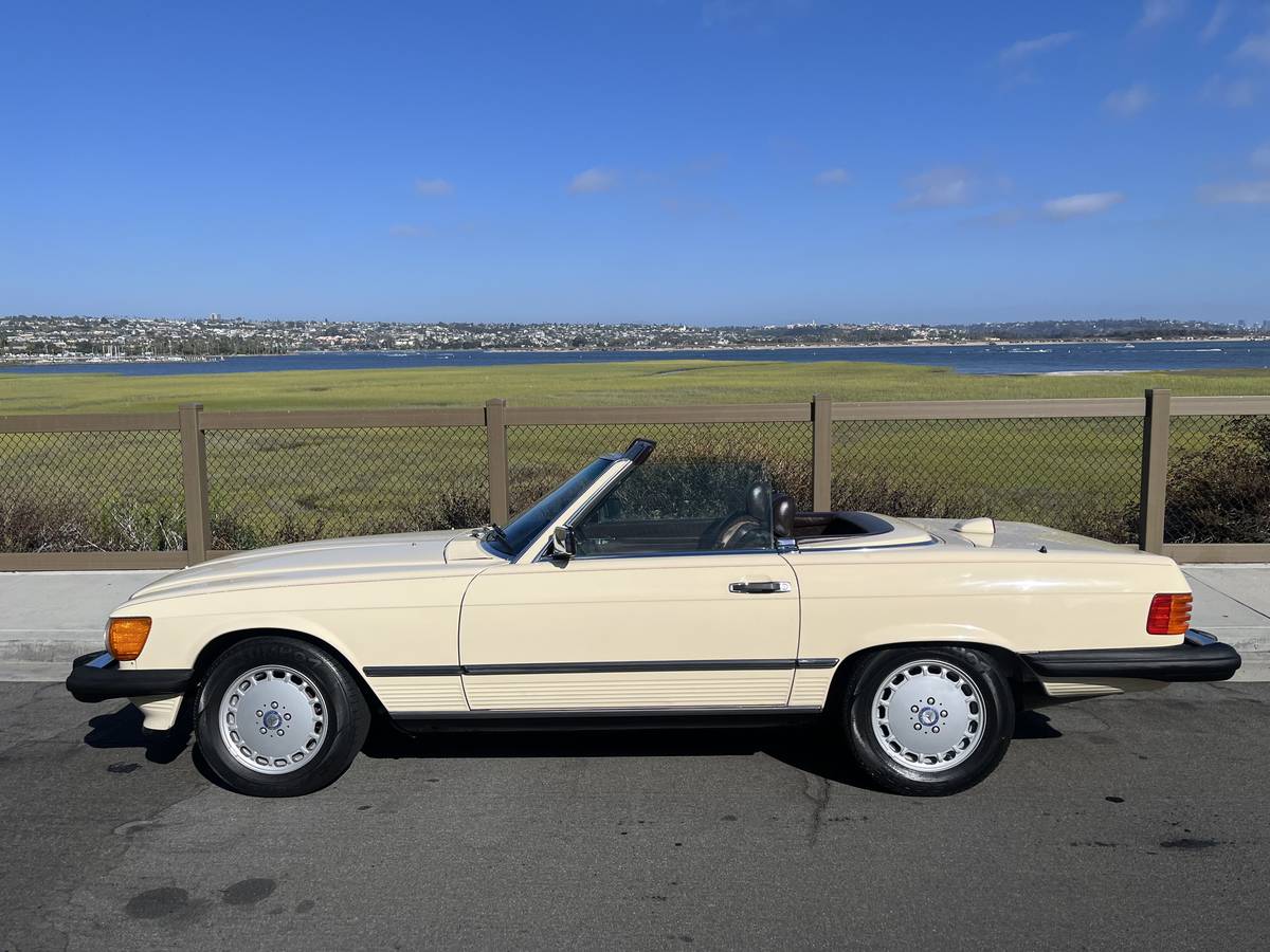 Mercedes-benz-560-560sl-1986