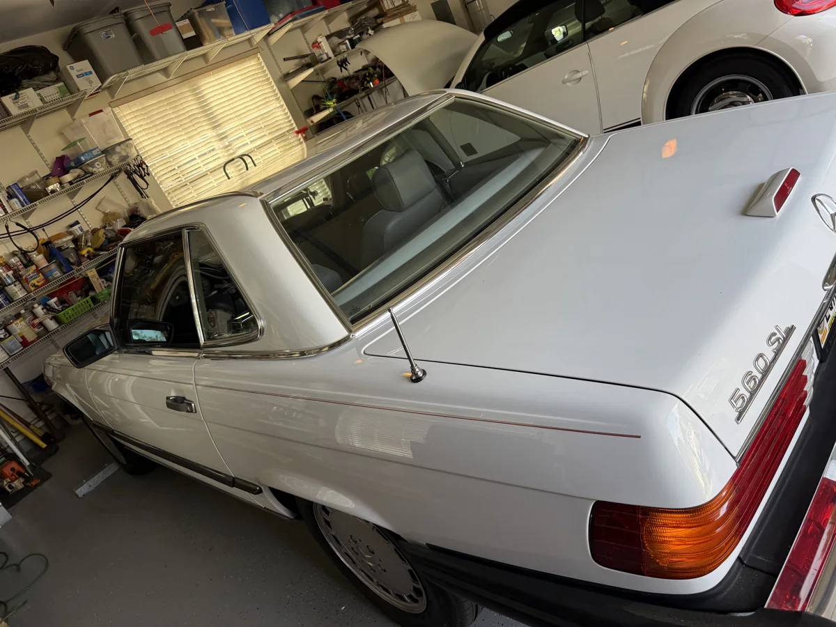 Mercedes-benz-560-560sl-1988-white-1