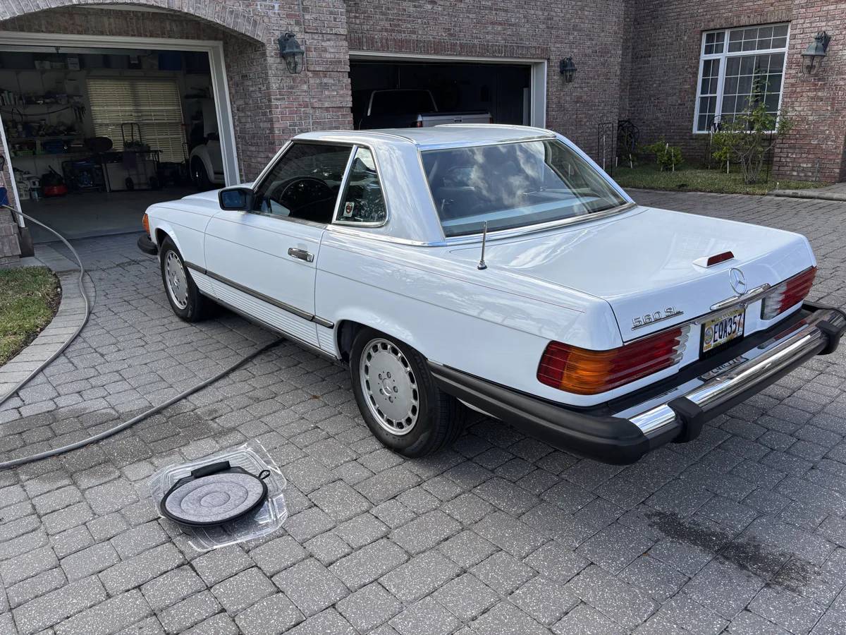 Mercedes-benz-560-560sl-1988-white-11
