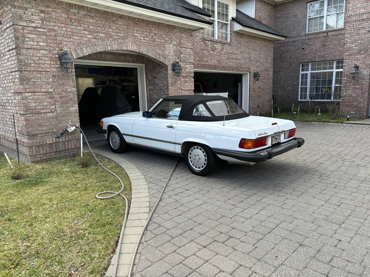 Mercedes-benz-560-560sl-1988-white-15