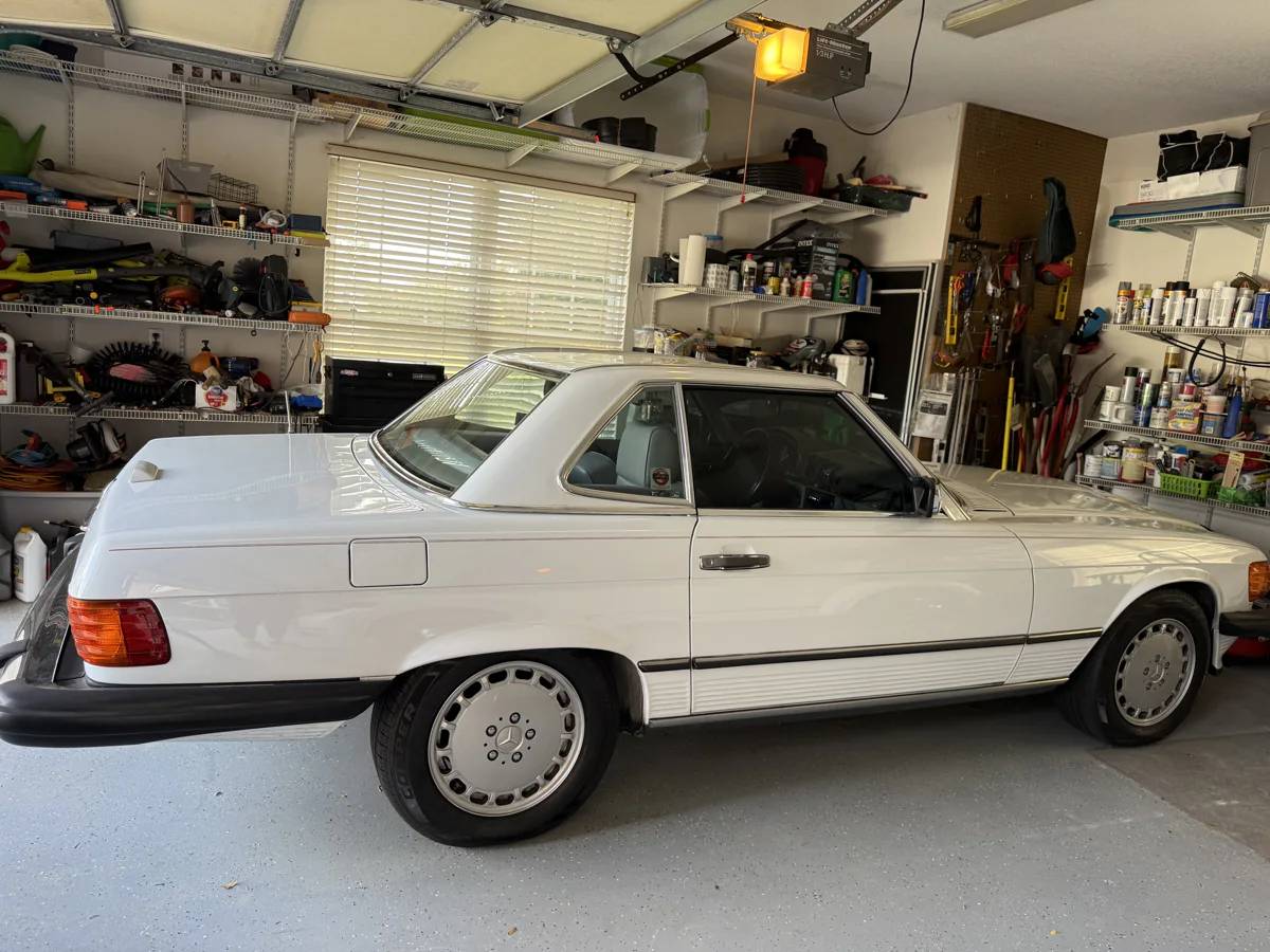 Mercedes-benz-560-560sl-1988-white-2