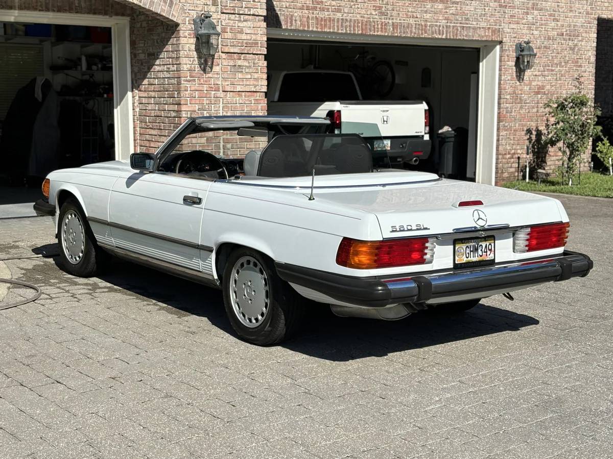 Mercedes-benz-560-560sl-1988-white-6