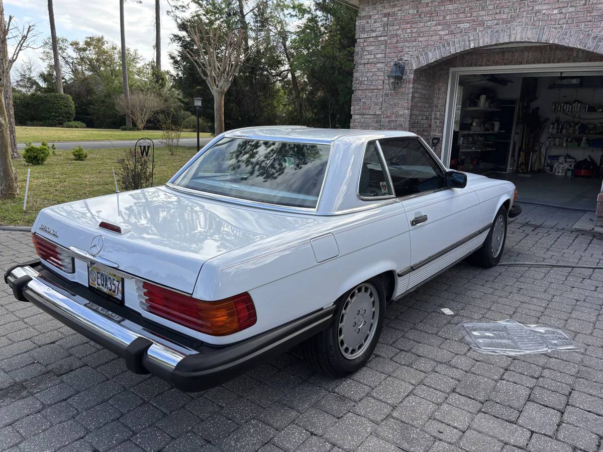 Mercedes-benz-560-560sl-1988-white-8