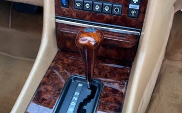 Mercedes-benz-560-class-1987-21