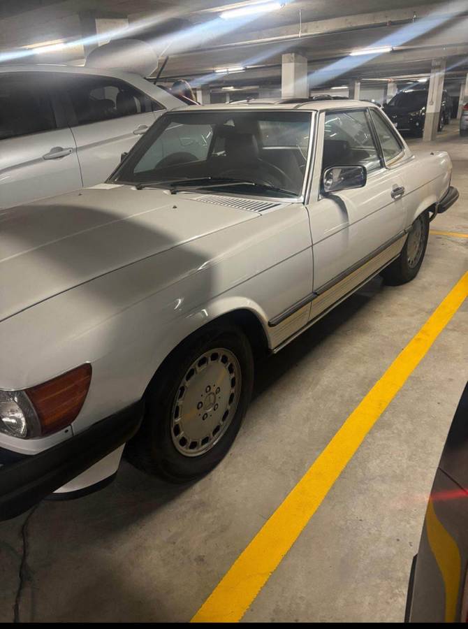 Mercedes-benz-560-sl-1984-white-3