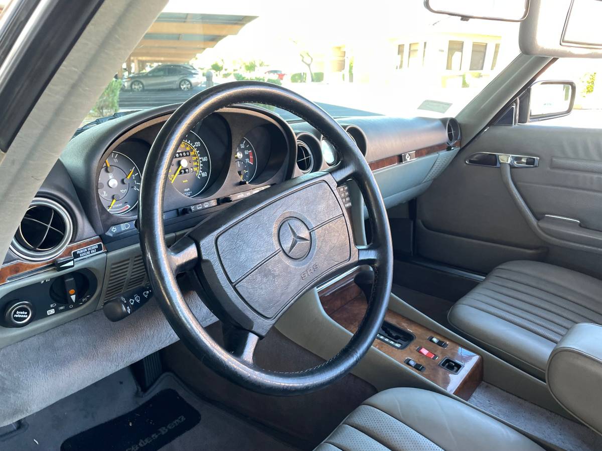 Mercedes-benz-560-sl-1986-13