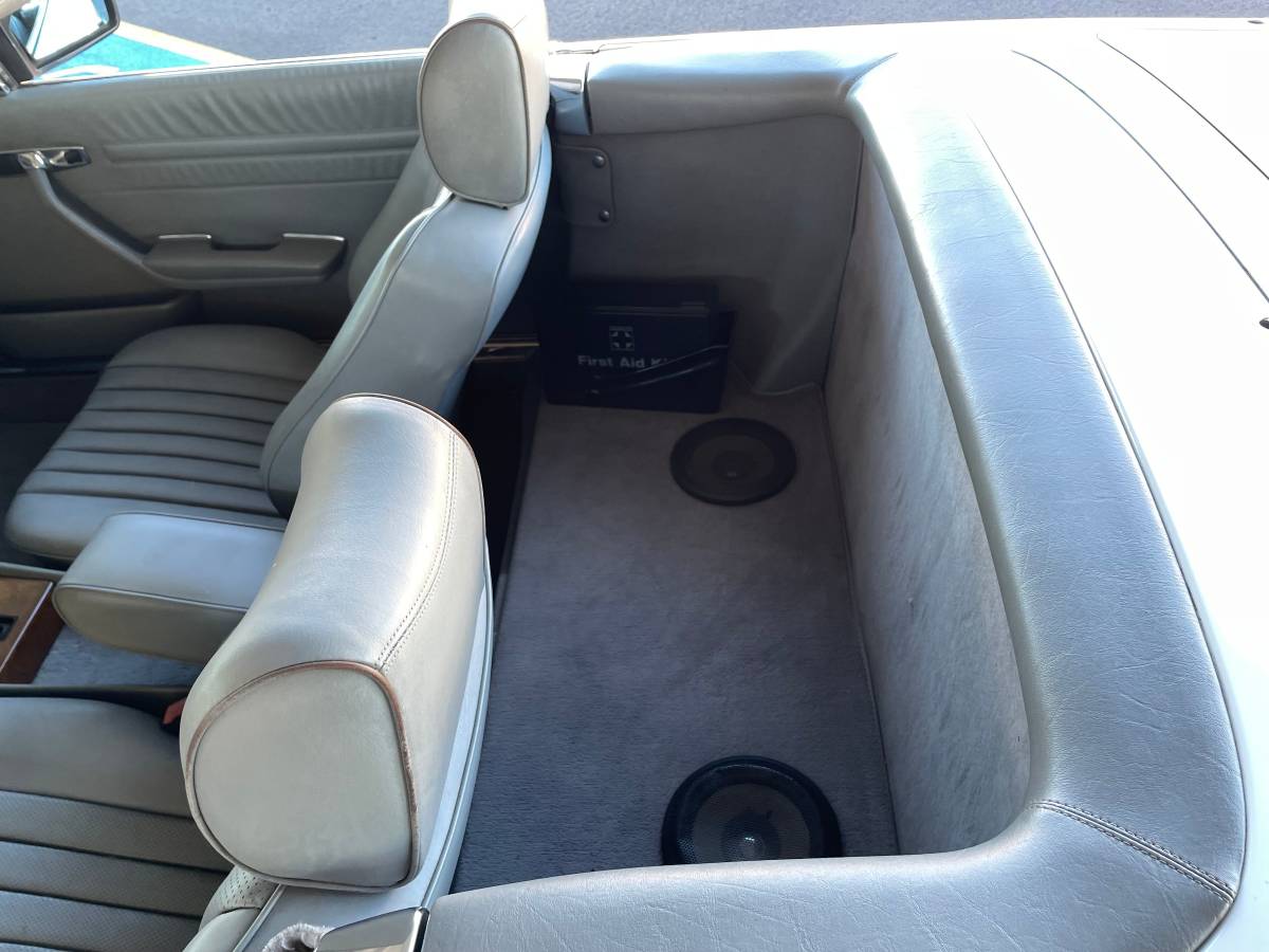 Mercedes-benz-560-sl-1986-16