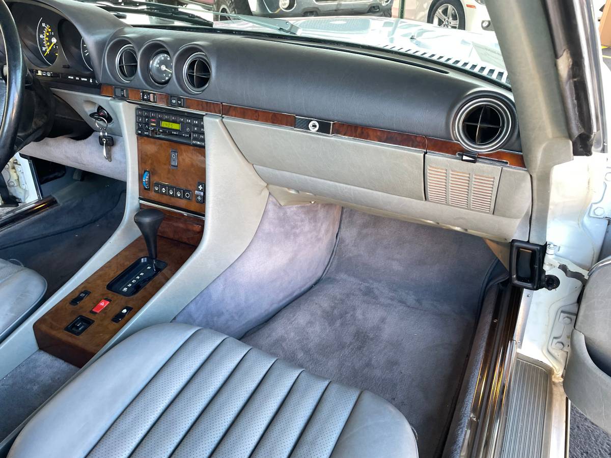 Mercedes-benz-560-sl-1986-21