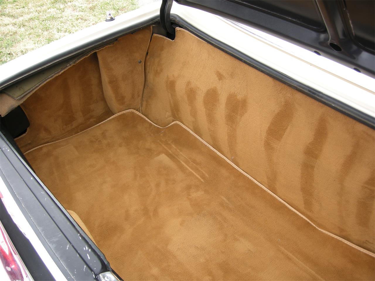 Mercedes-benz-560sl-1986-Light-Ivory-Palomino-19