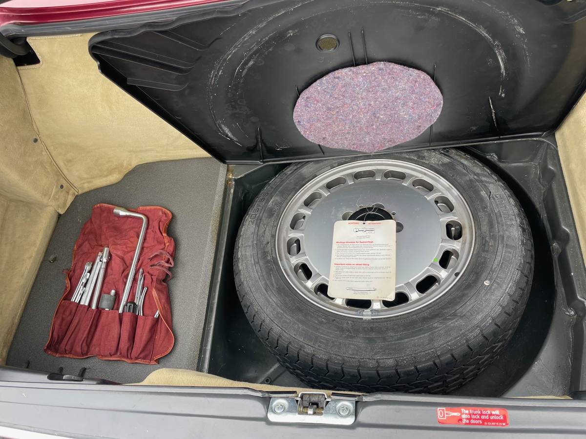 Mercedes-benz-560sl-1989-red-19