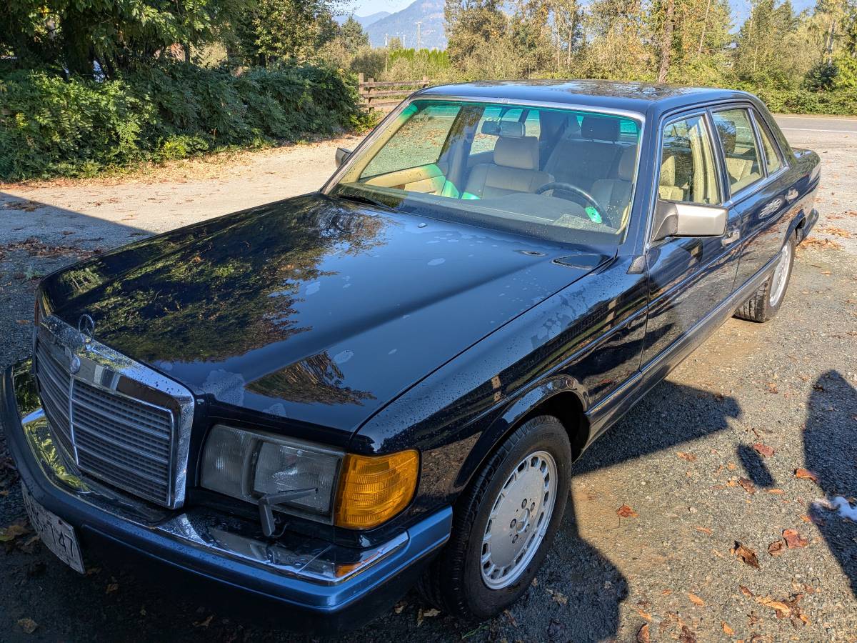 Mercedes-benz-e-class-1990-blue-1
