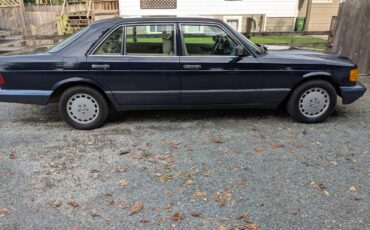Mercedes-benz-e-class-1990-blue-1