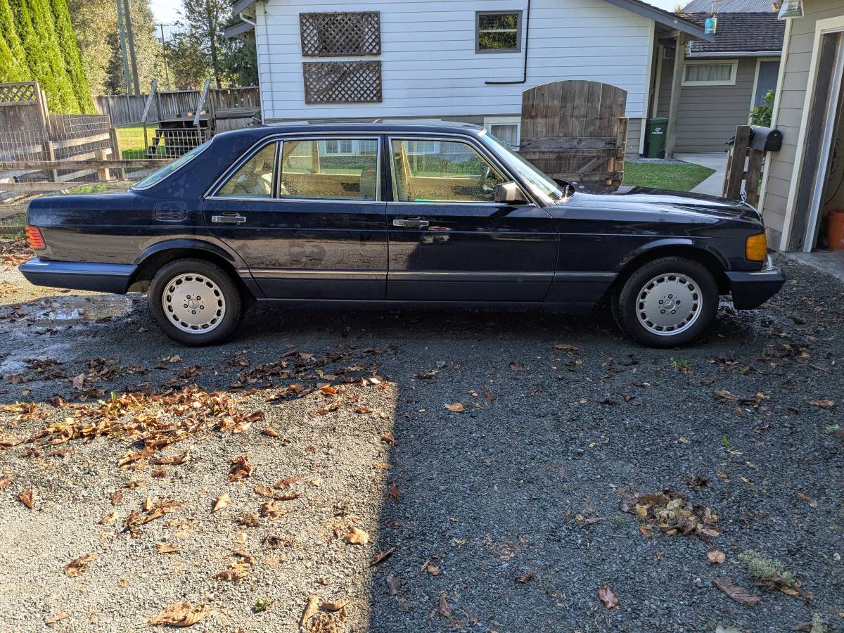 Mercedes-benz-e-class-1990-blue-2