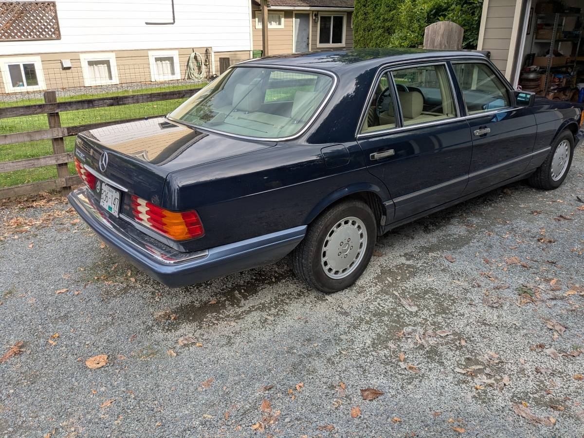Mercedes-benz-e-class-1990-blue-2
