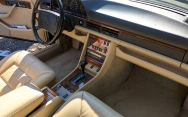 Mercedes-benz-e-class-1990-blue-4