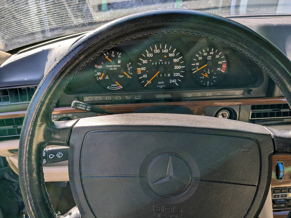 Mercedes-benz-e-class-1990-blue-7