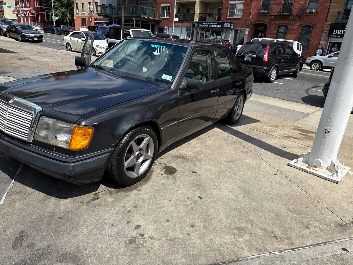 Mercedes-benz-e-class-1992-1