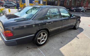 Mercedes-benz-e-class-1992-3