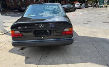 Mercedes-benz-e-class-1992-4