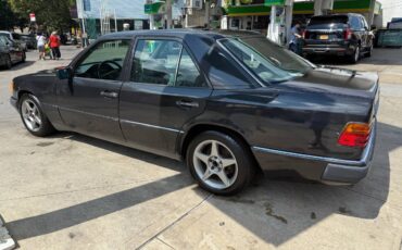 Mercedes-benz-e-class-1992-5