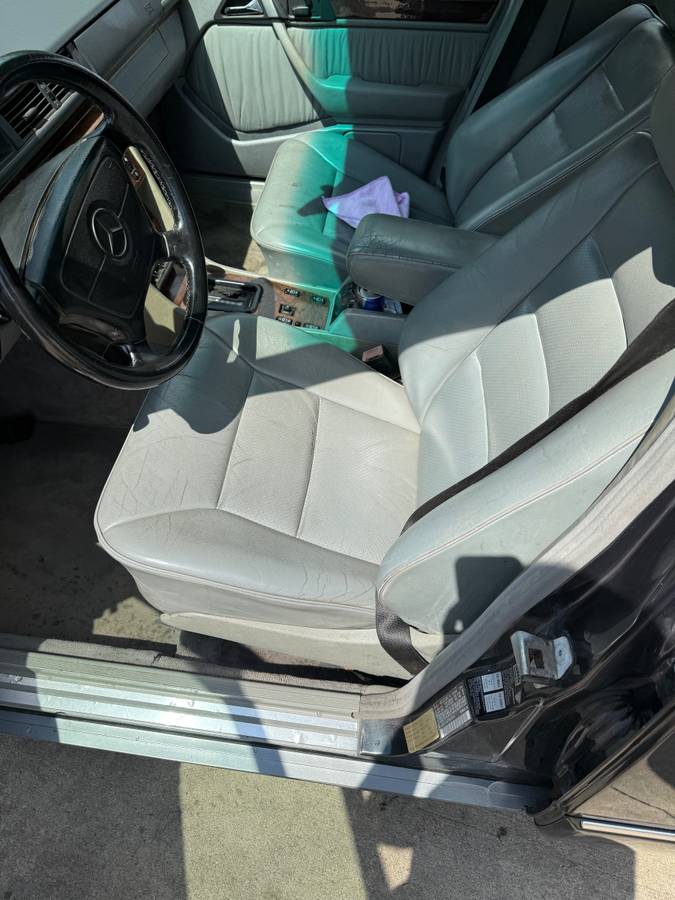 Mercedes-benz-e-class-1992-7