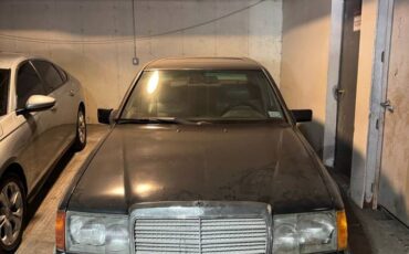 Mercedes-benz-e-class-1992-black-1