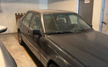 Mercedes-benz-e-class-1992-black