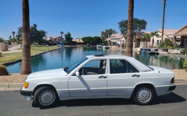 Mercedes-benz-e-class-1992-white-1