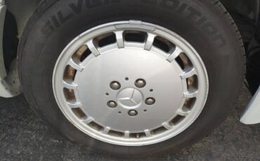 Mercedes-benz-e-class-1992-white-14