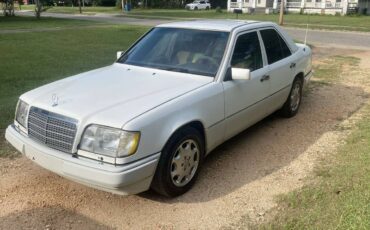 Mercedes-benz-e-class-1994-white-1