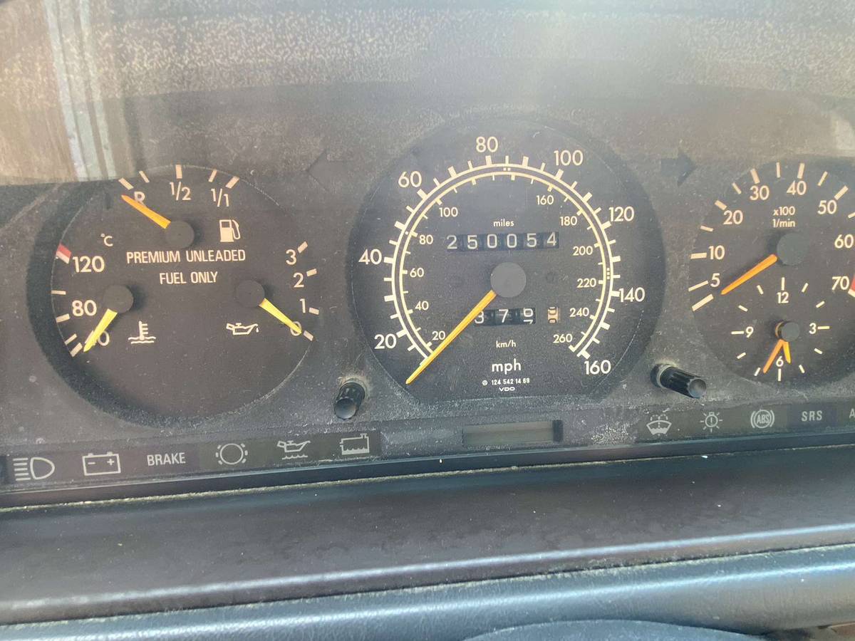 Mercedes-benz-e-class-1994-white-12
