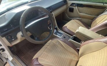 Mercedes-benz-e-class-1994-white-13