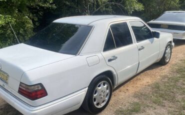 Mercedes-benz-e-class-1994-white-15