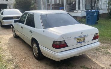 Mercedes-benz-e-class-1994-white-2
