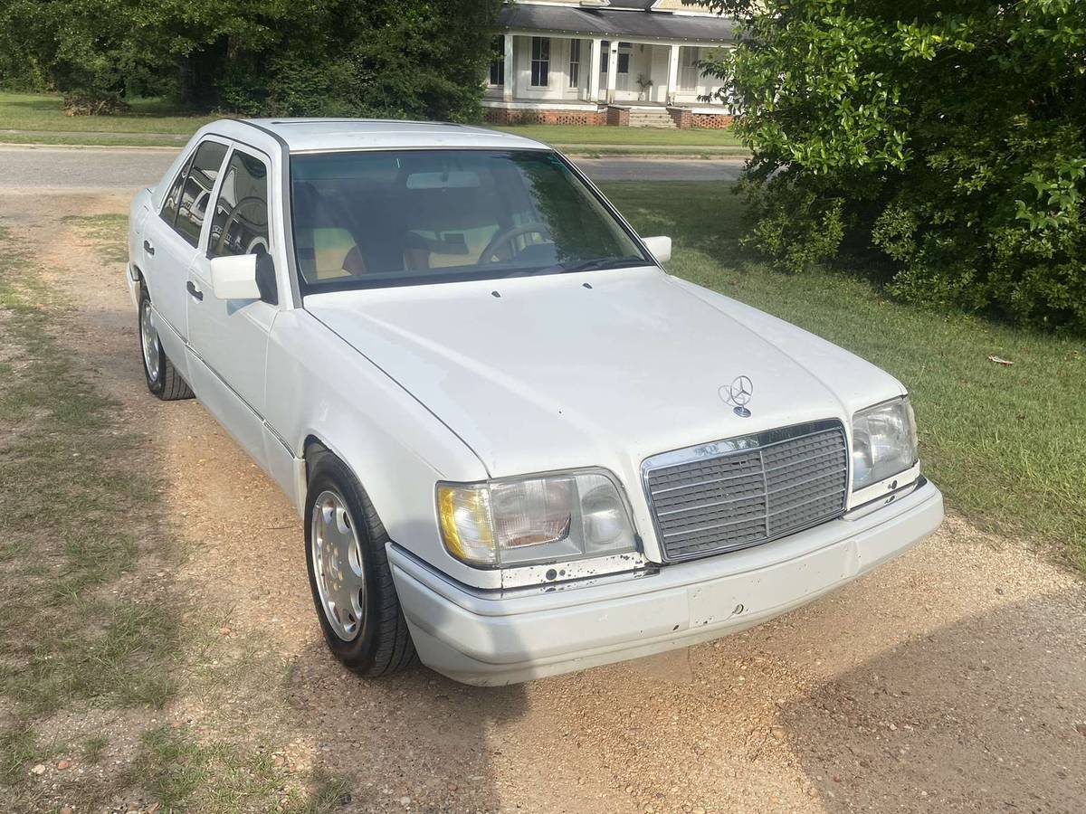 Mercedes-benz-e-class-1994-white-8