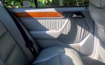 Mercedes-benz-e300-1992-5