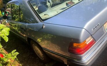 Mercedes-benz-e300-1992-7