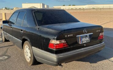 Mercedes-benz-e300-diesel-1995-black-1