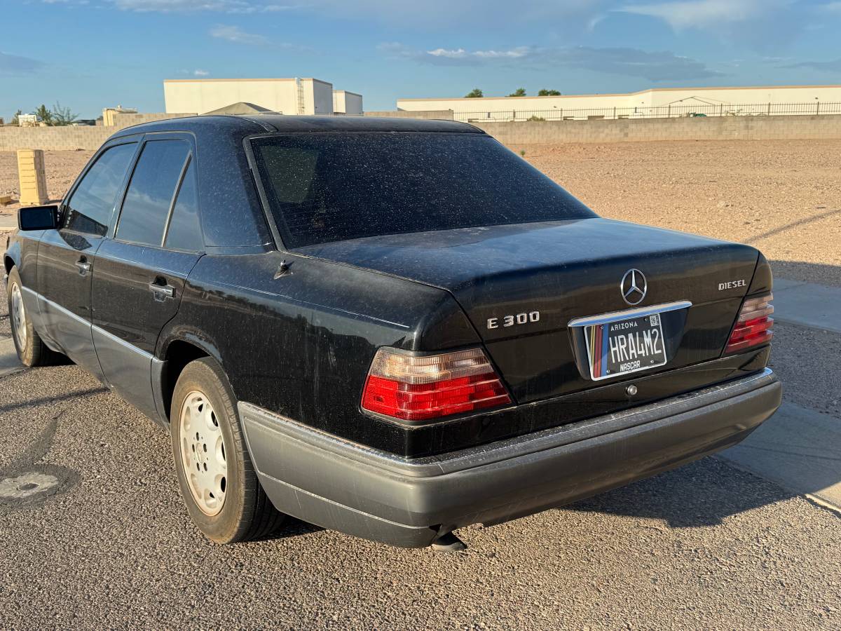Mercedes-benz-e300-diesel-1995-black-1