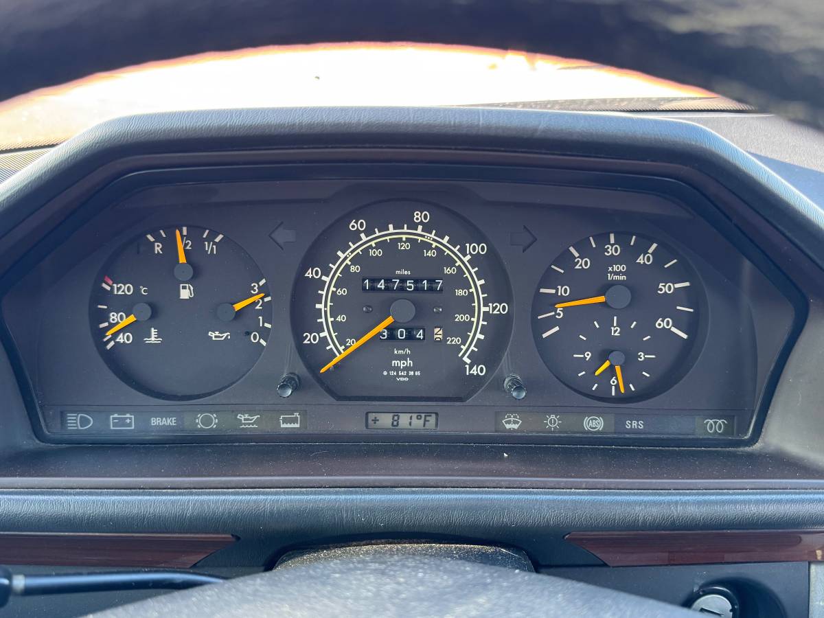 Mercedes-benz-e300-diesel-1995-black-10