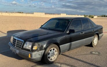 Mercedes-benz-e300-diesel-1995-black-11