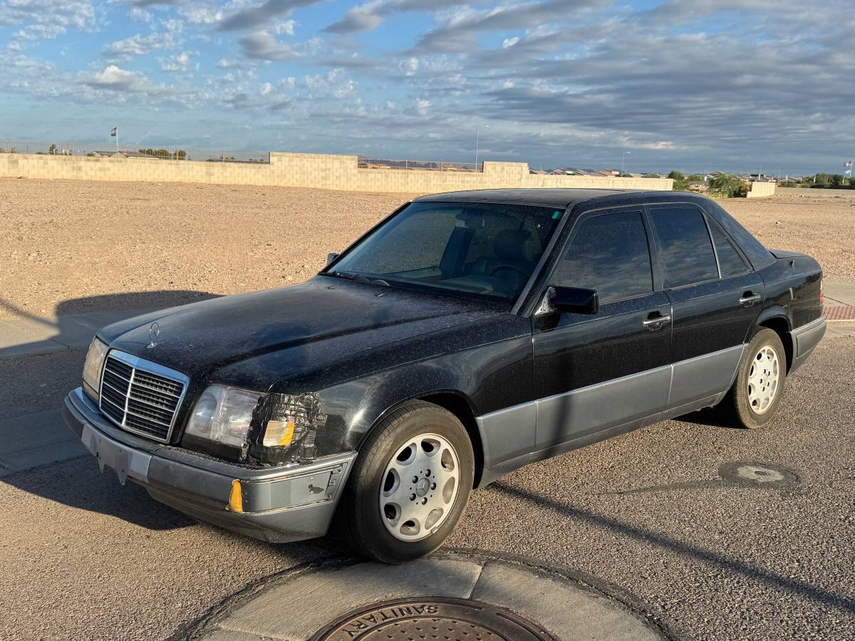 Mercedes-benz-e300-diesel-1995-black-11